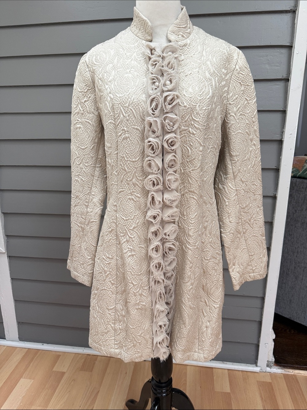 Toffee Apple Jacquard Floral Cream Coat with Rosette Trim and Pearls M